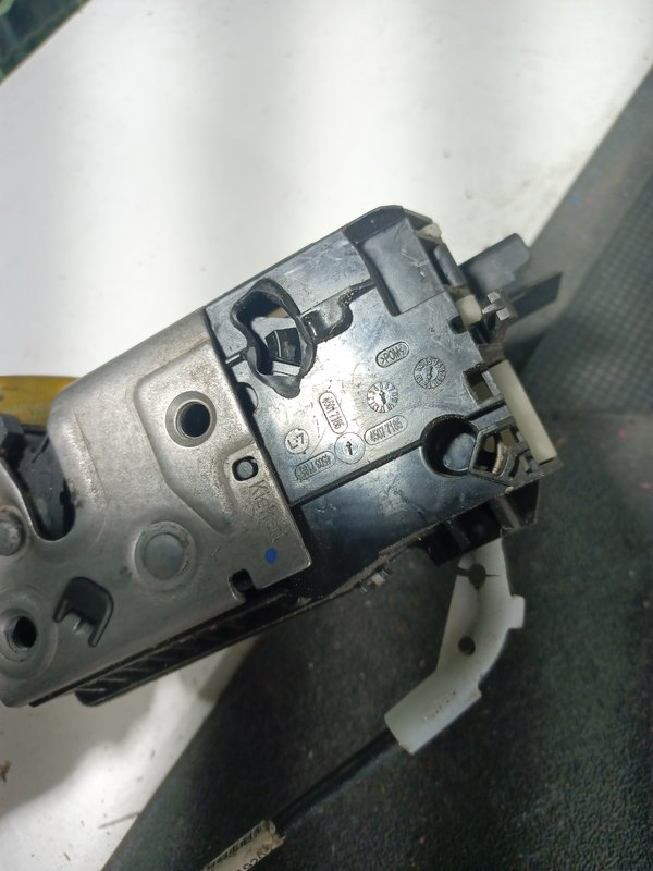 Fecho Porta PEUGEOT 208 FE 45037185