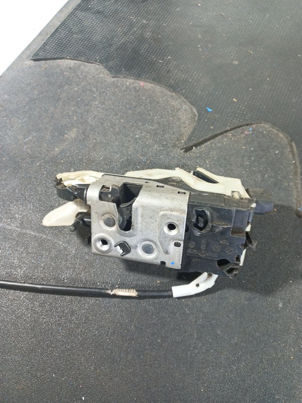 Fecho Porta PEUGEOT 208 FE 45037185