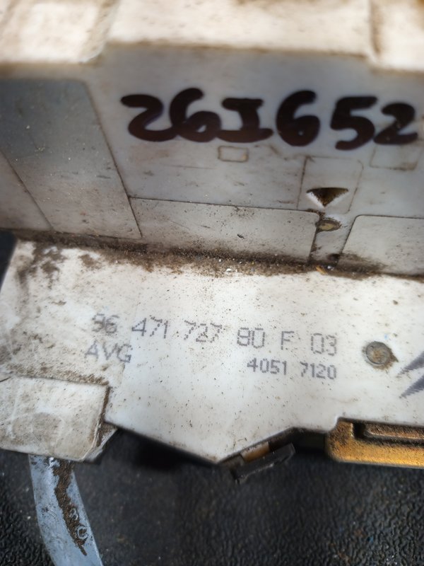 Fecho Porta CITROEN C4 I TRAZ ESQUERDO 9647172780F