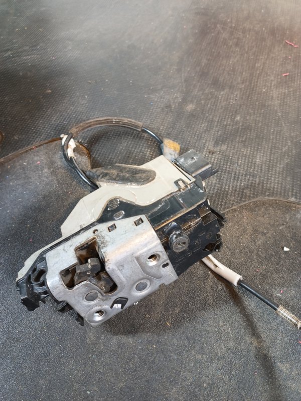 Fecho Porta PEUGEOT 208 TRAZ ESQUERDO 9688081080