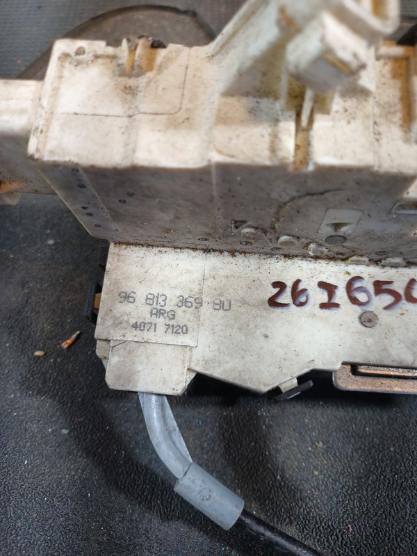 Fecho Porta CITROEN C4 I TRAZ ESQUERDO 9681336980