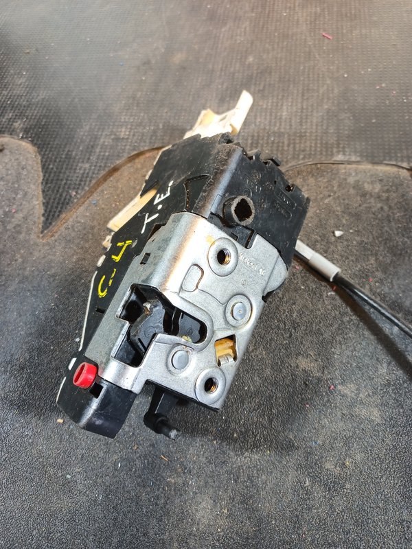Fecho Porta CITROEN C4 I TRAZ ESQUERDO 9681336980