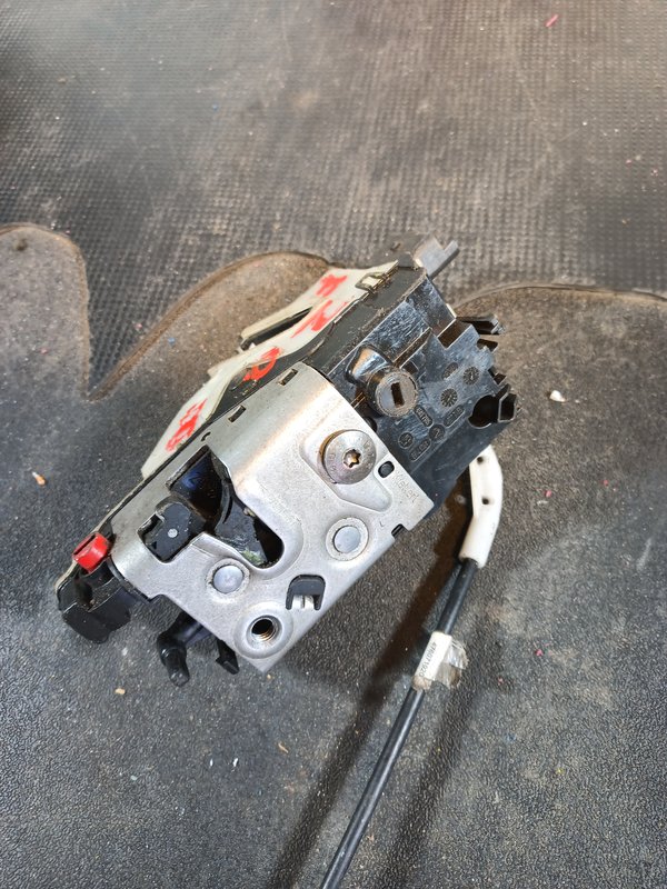 Fecho Porta PEUGEOT 208 TRAZ ESQUERDO 9688080880
