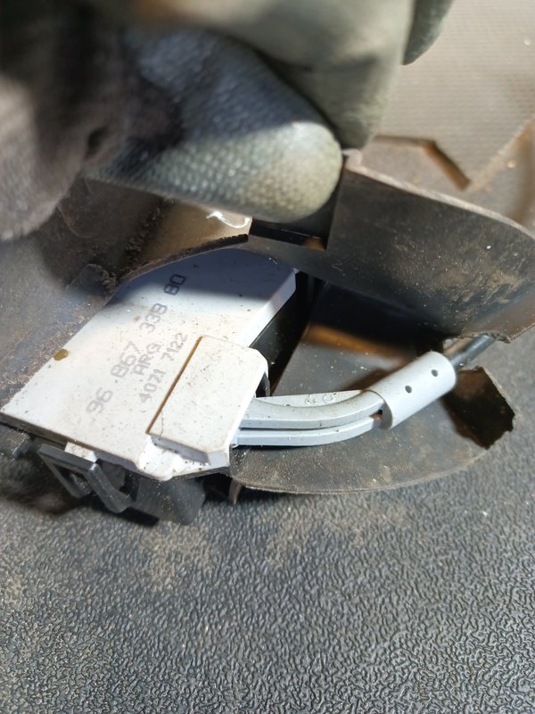 Fecho Porta CITROEN C4 I TRAZ ESQUERDO 9686733880