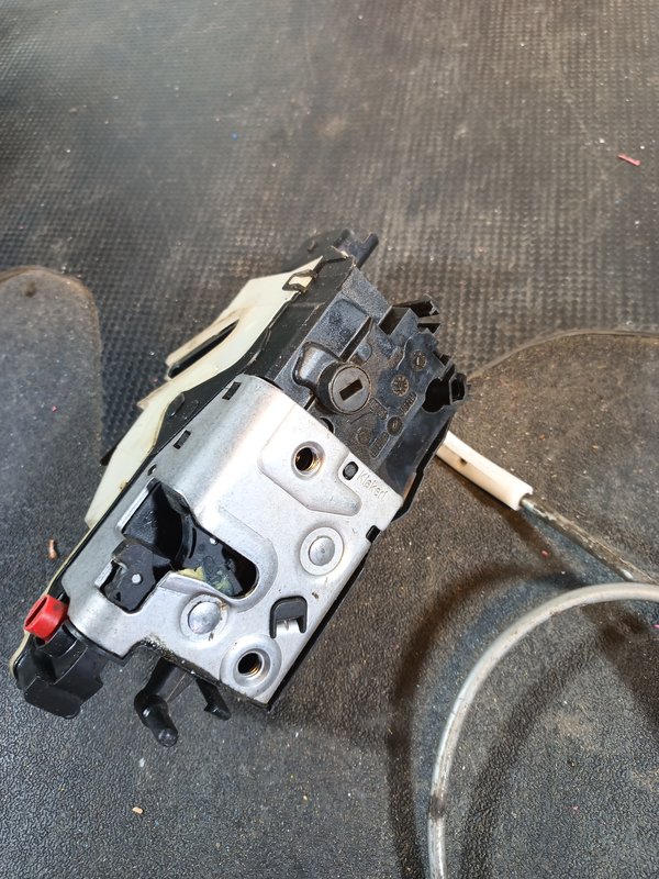 Fecho Porta CITROEN C4 II TRAZ ESQUERDO 9685351980