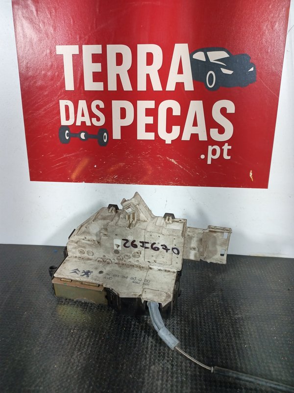 Fecho Porta CITROEN C4 I FRENTE DIREITA 9681331480Q