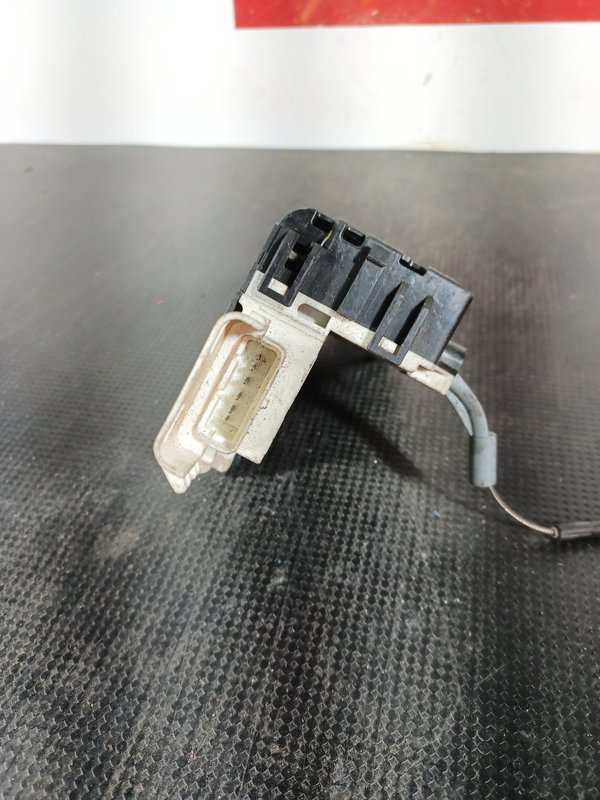 Fecho Porta CITROEN C4 I FRENTE DIREITA 9681331480Q