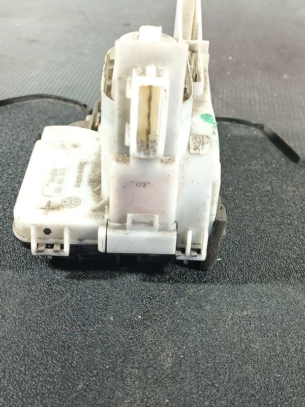 Fecho Porta VW GOLF III / SEAT IBIZA II TD 1H4862154