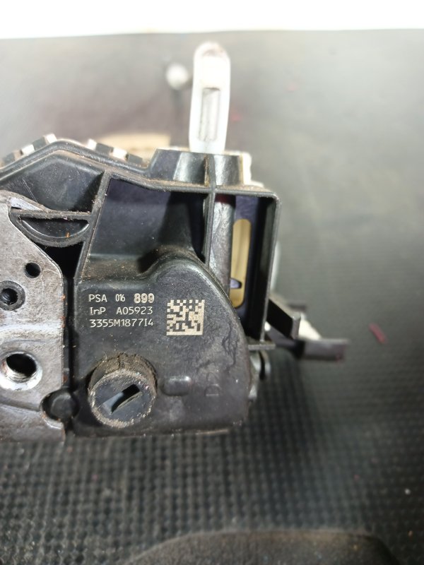 Fecho Porta CITROEN C4 CACTUS FRENTE DIREITO PSA016899