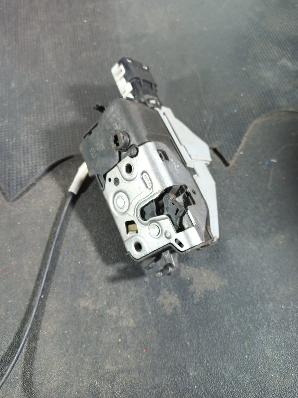 Fecho Porta PEUGEOT 308 TRAZ DIREITA PSA567164