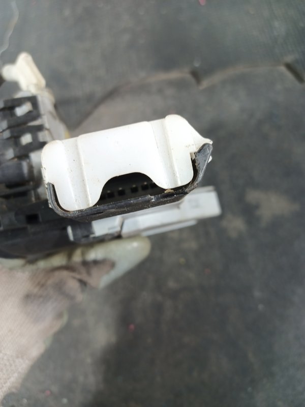 Fecho Porta PEUGEOT 308 TRAZ DIREITA PSA567164