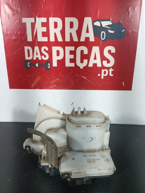 Fecho Porta VW GOLF III TRASEIRA DIREITA 1H4862154A