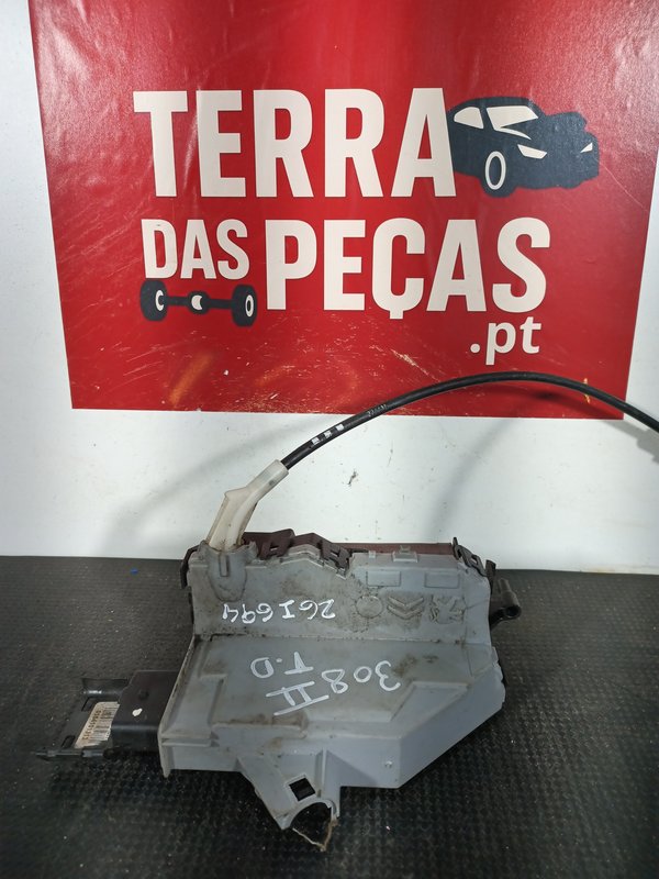 Fecho Porta PEUGEOT 308 I TRAZ DIREITA PSA732107