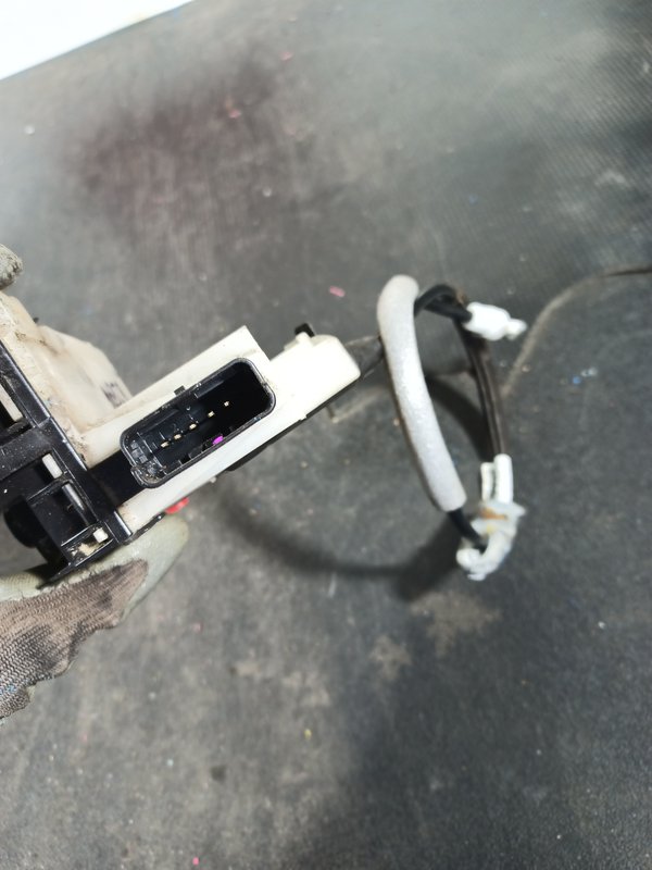Fecho Porta PEUGEOT 208 TRAZ DIREITO 9812501180