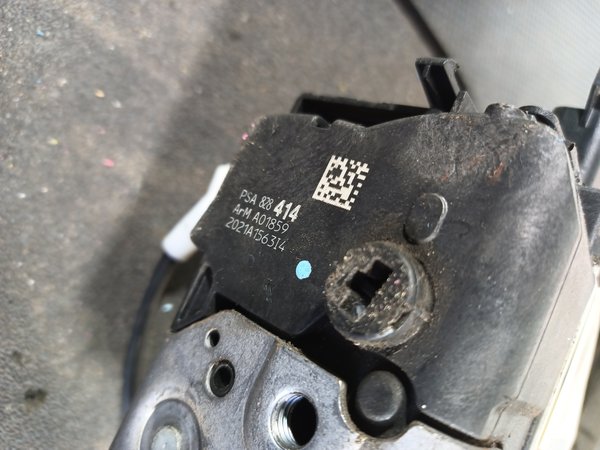 Fecho Porta PEUGEOT PARTNER II/ III TD PSA828414