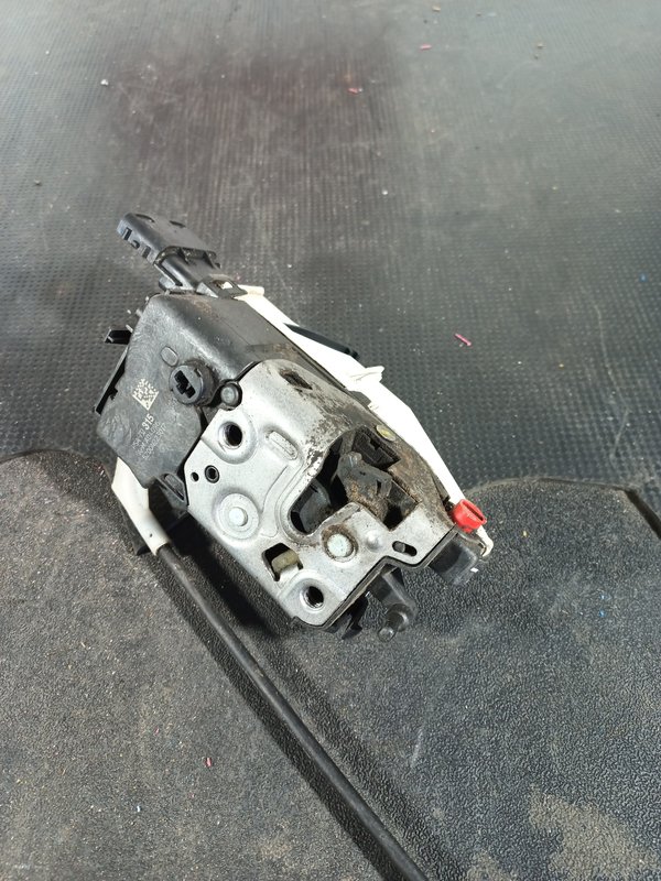 Fecho Porta CITROEN C3 II TRAZ DIREITA PSA732315