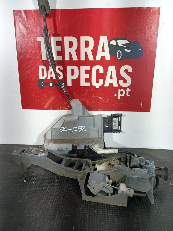 Fecho Porta CITROEN C3 II TRAZ DIREITA PSA732317