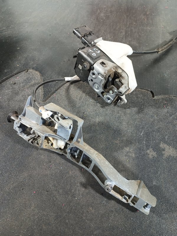 Fecho Porta CITROEN C3 II TRAZ DIREITA PSA732317