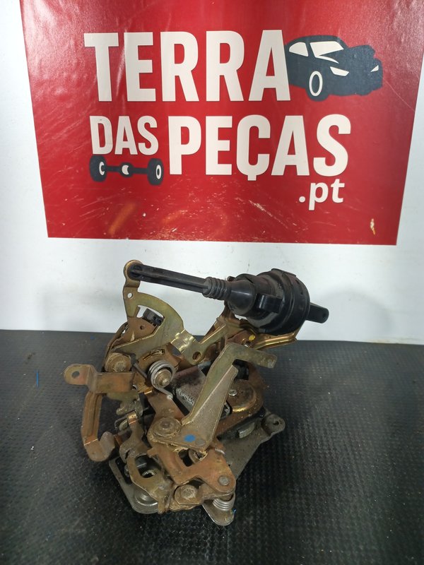 Fecho Porta MERCEDES CLASSE C TRAZ DIR 2027300635