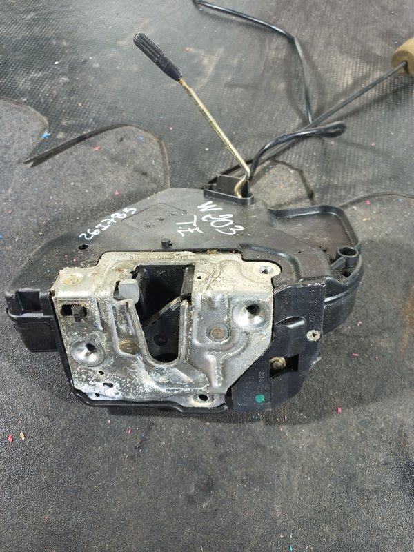 Fecho Porta MERCEDES CLASSE C TRAZ ESQ 203730013506