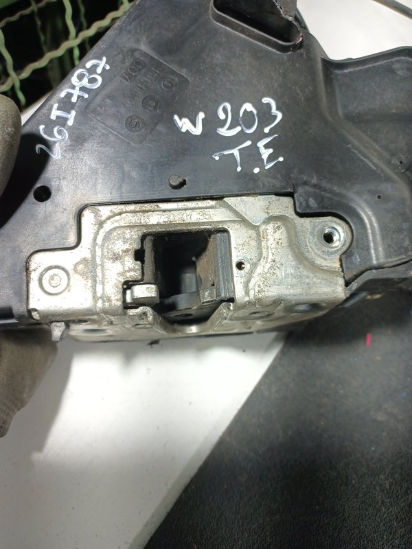 Fecho Porta MERCEDES CLASSE C TRAZ ESQ 2037300135