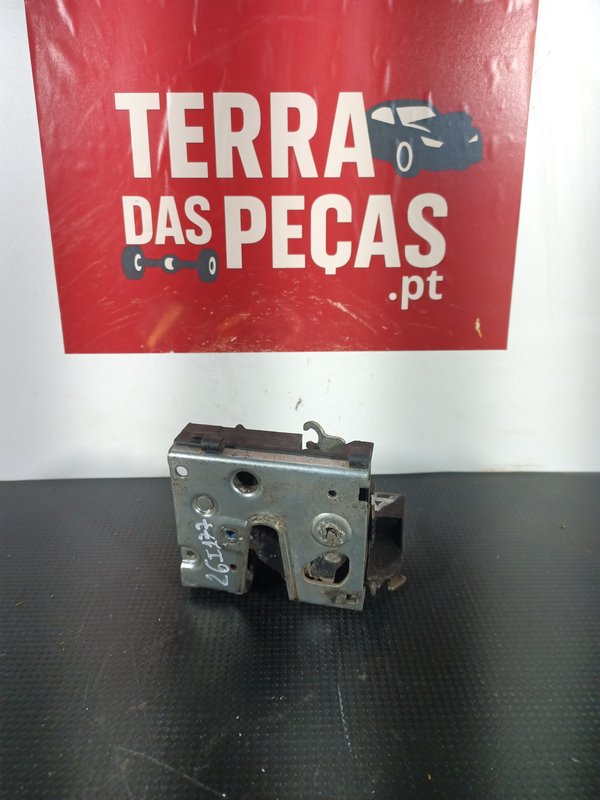 Fecho Porta AUDI A4 TRASEIRA DIREITA 4A0839016H