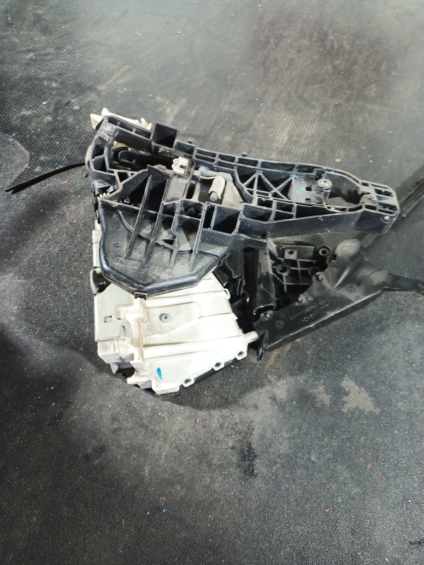 Fecho Porta MERCEDES CLASSE B FRENTE DIR 1697202835Q2