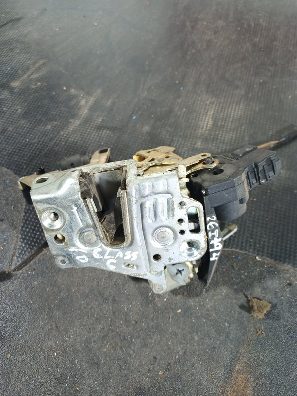 Fecho Porta MERCEDES CLASSE C FRENTE DIR 2028200409