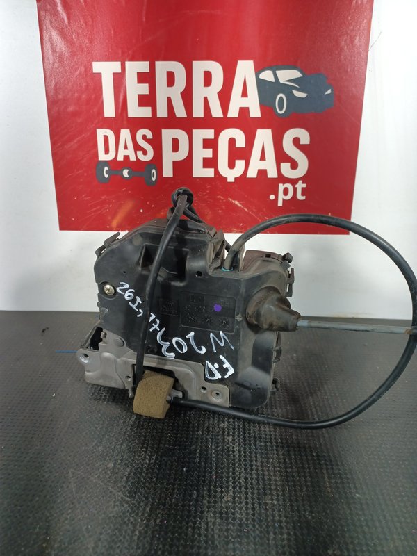 Fecho Porta MERCEDES CLASSE C FRENTE DIR 2037200435033