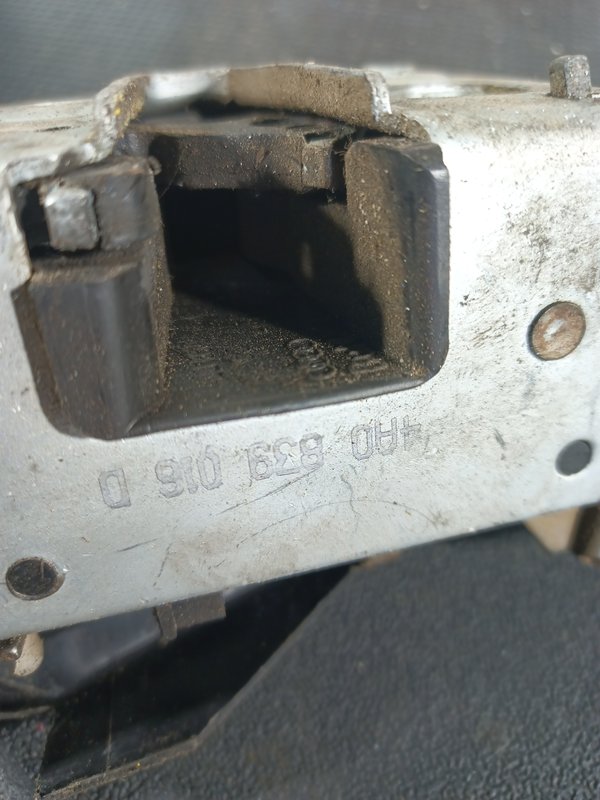 Fecho Porta AUDI A3 TRAZ DIREITA 4A0839016D