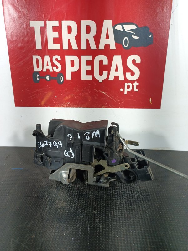 Fecho Porta MERCEDES CLASSE E FRENTE DIR 2027204435