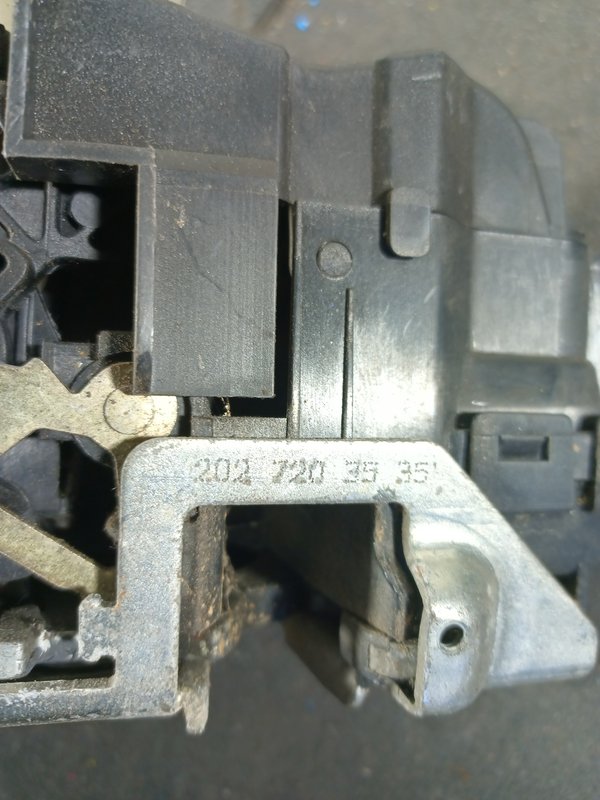 Fecho Porta MERCEDES CLASSE E FRENTE ESQ 2027203535