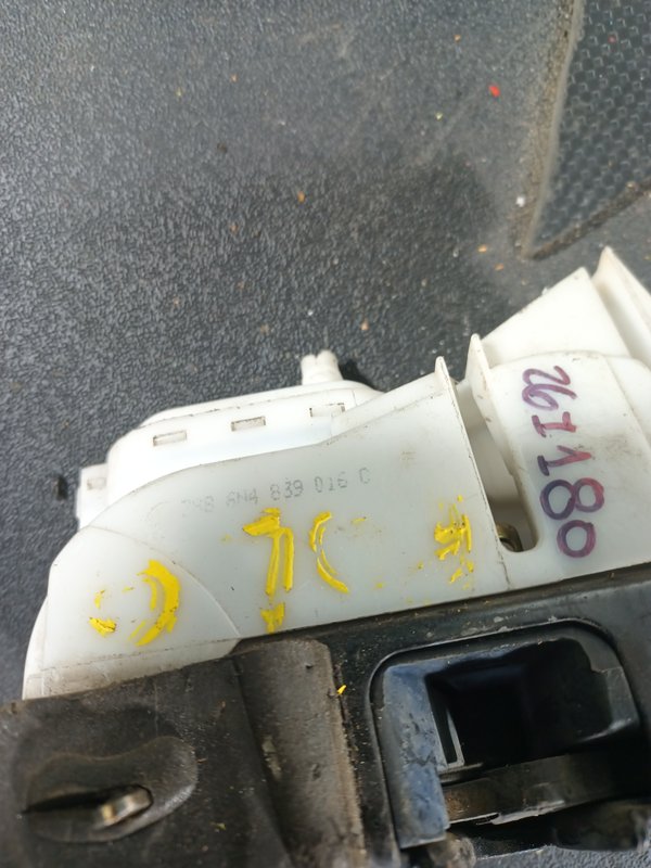 Fecho Porta VW POLO III TRAZ DIRETO 6N4839016C