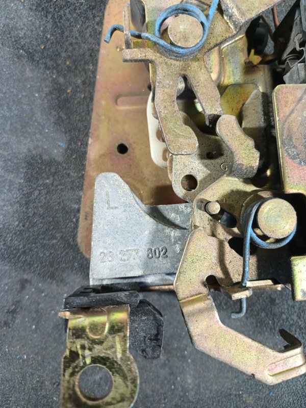 Fecho Porta SMART FORTWO FRENTE ESQ 23277802