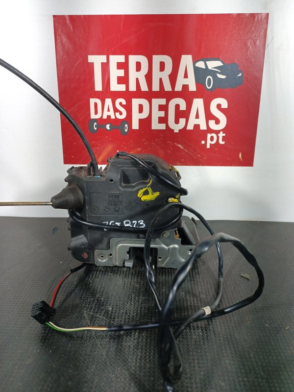 Fecho Porta MERCEDES CLASSE C FRENTE ESQ 2037200135034