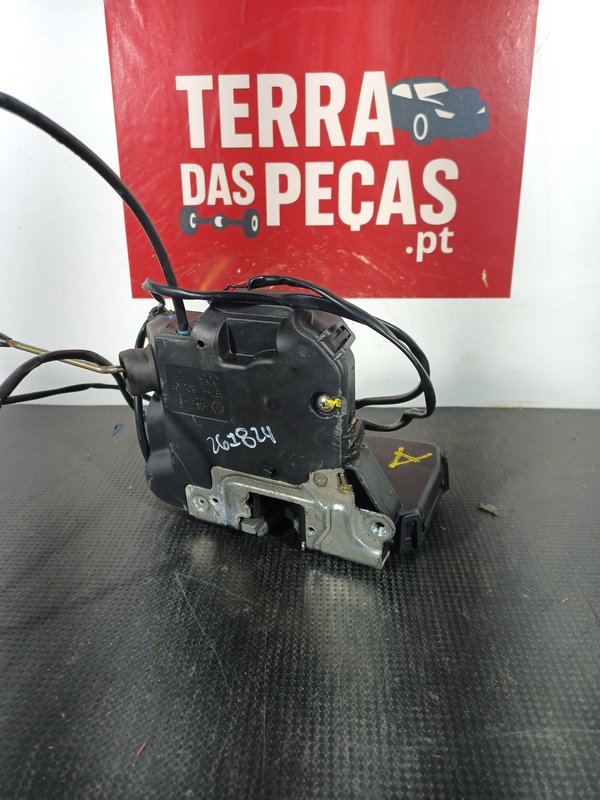 Fecho Porta MERCEDES CLASSE C FRENTE ESQ 2037200135020