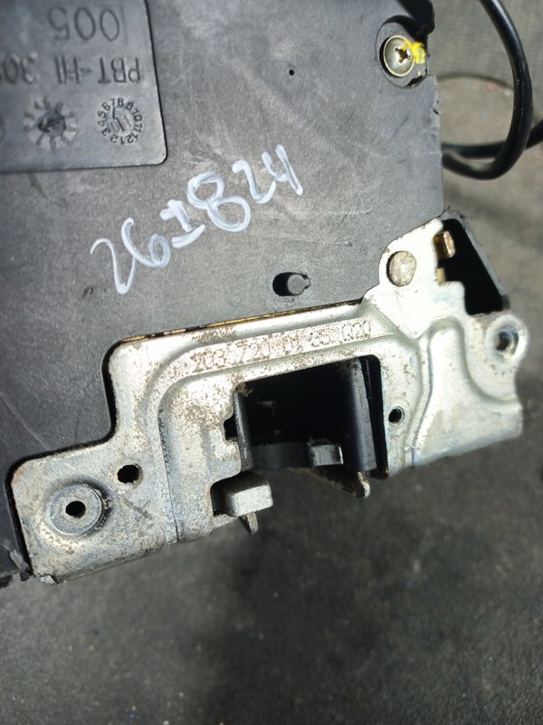 Fecho Porta MERCEDES CLASSE C FRENTE ESQ 2037200135020