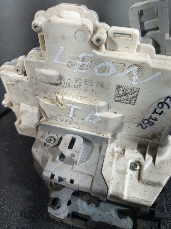 Fecho Porta SEAT LEON II TRAZ DIREITA 1P0839016