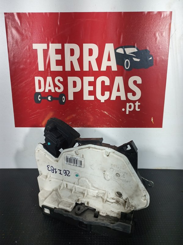 Fecho Porta VW POLO V TRAZ DIREITA 5K4839016