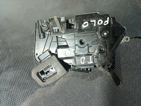 Fecho Porta VW POLO V TRAZ DIREITA 5K4839016
