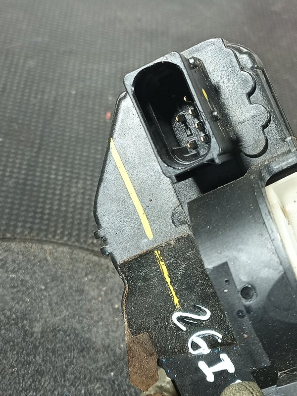 Fecho Porta OPEL INSIGNIA A FRENTE DIR 13578523