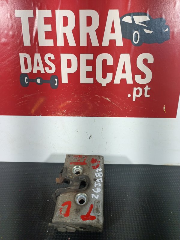 Fecho Porta VW GOLF II TRAZ DIREITA 193839016C