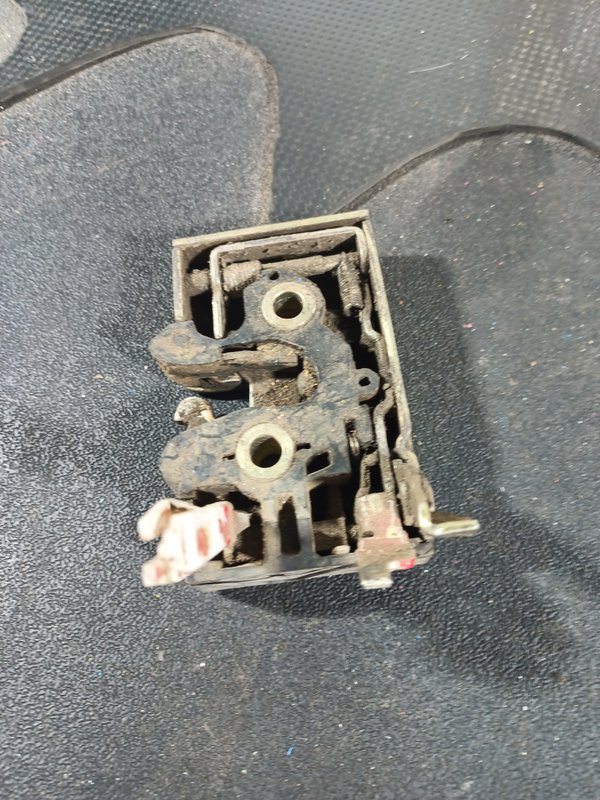 Fecho Porta VW GOLF II DIREITA 191837016