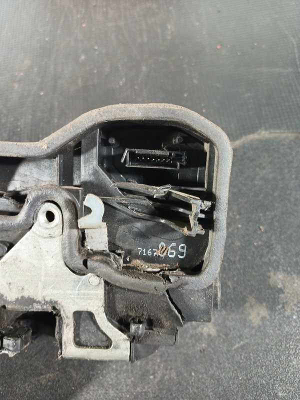 Fecho Porta BMW S1 E87 TRAZ ESQ 7167069
