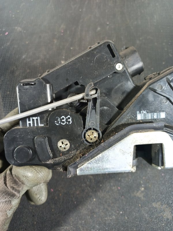 Fecho Porta BMW S3 E46 TRAZ ESQ 8196033