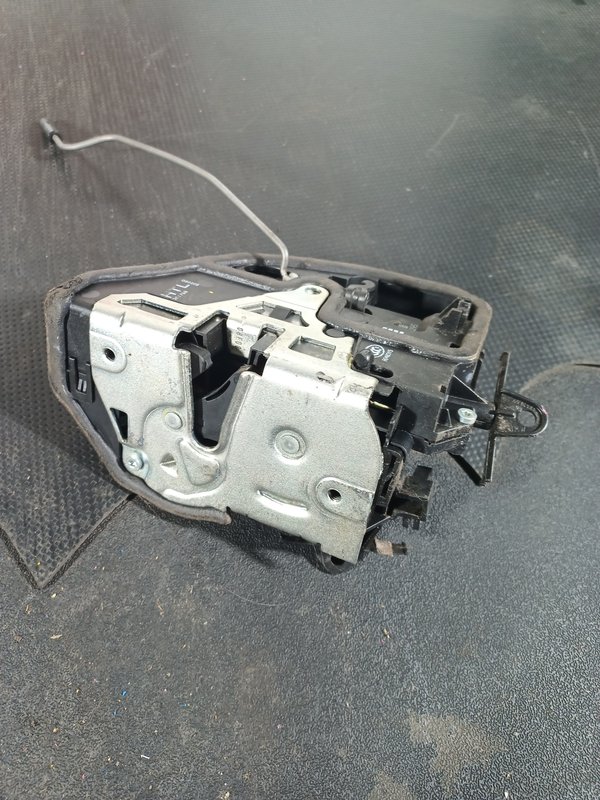 Fecho Porta BMW S3 E90 E91 TRAZ ESQ 7060295