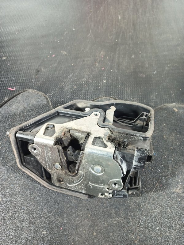 Fecho Porta BMW S1 E87 TRAZ ESQ 7167075