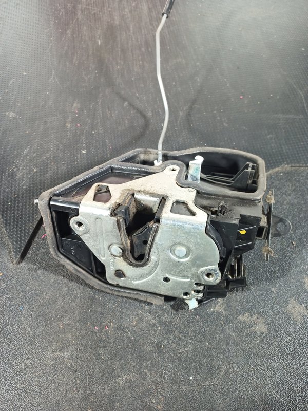 Fecho Porta BMW S1 E81/E87 TRAZ ESQ 7202147