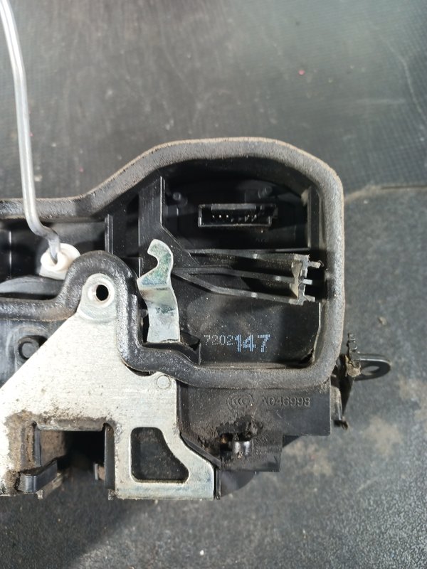 Fecho Porta BMW S1 E81/E87 TRAZ ESQ 7202147