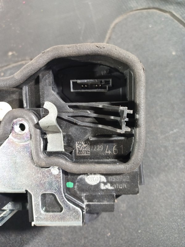 Fecho Porta BMW S3 E91 FRENTE ESQ 7229461